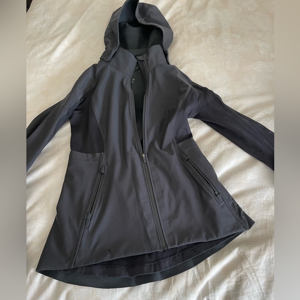 Lululemon black hooded jacket